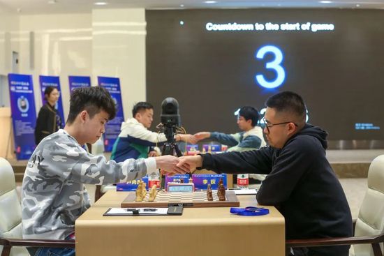 去年夏天的转会窗，何塞-安赫尔-桑切斯为古铁雷斯转会赫罗纳开绿灯时提出了一系列的条件。